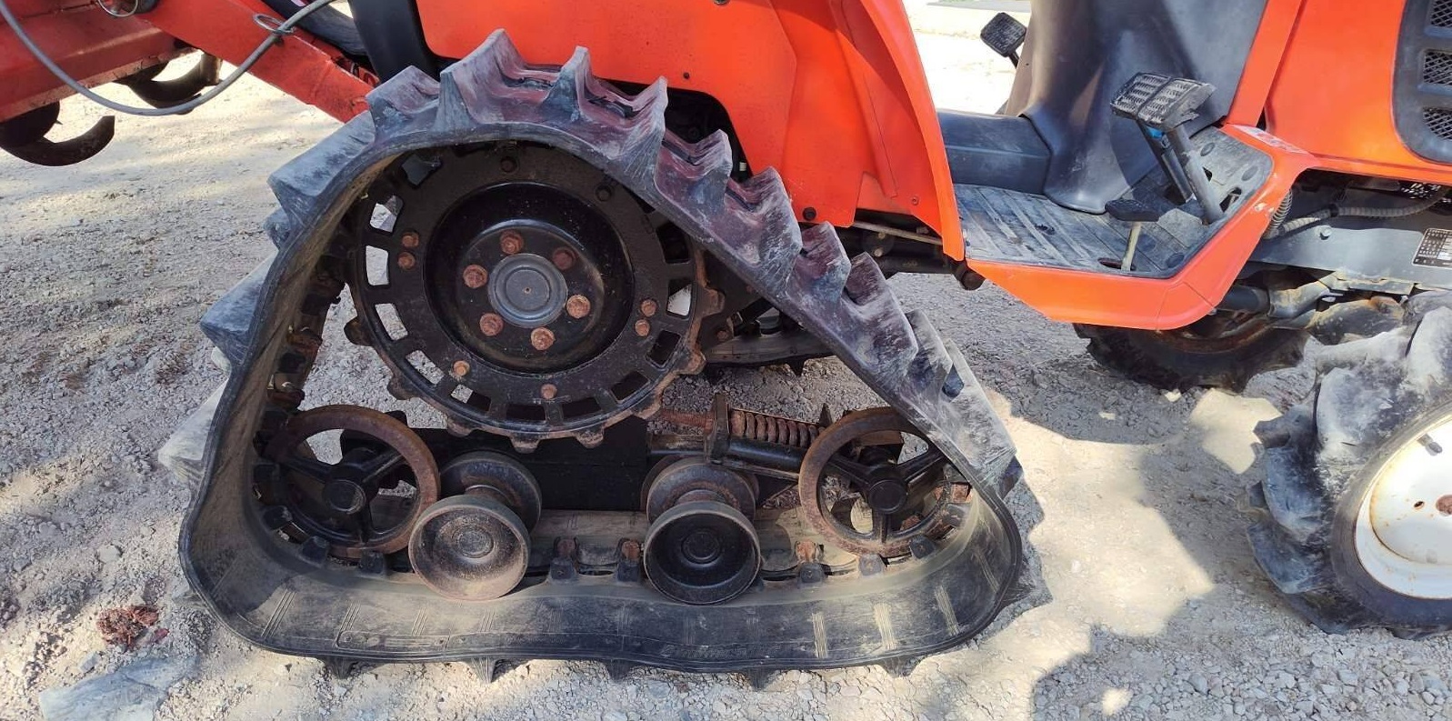 Kubota GB140 lánctalpas hibrid traktor - Kép 5