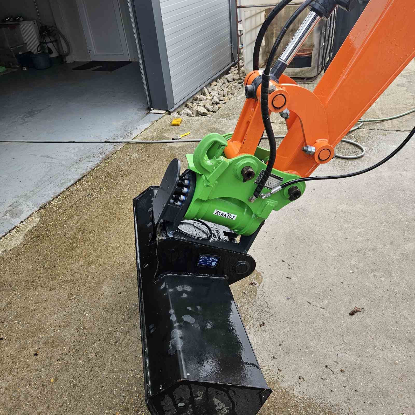 Hitachi ZX26U-6 forgókotró - Kép 5