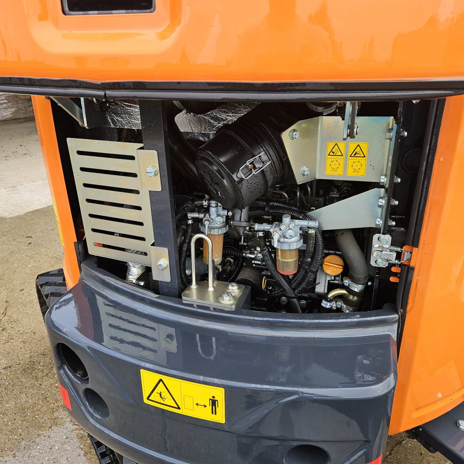 Hitachi ZX26U-6 forgókotró - Kép 9