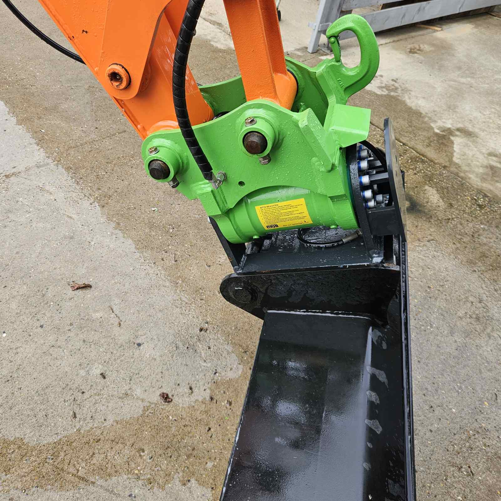 Hitachi ZX26U-6 forgókotró - Kép 11