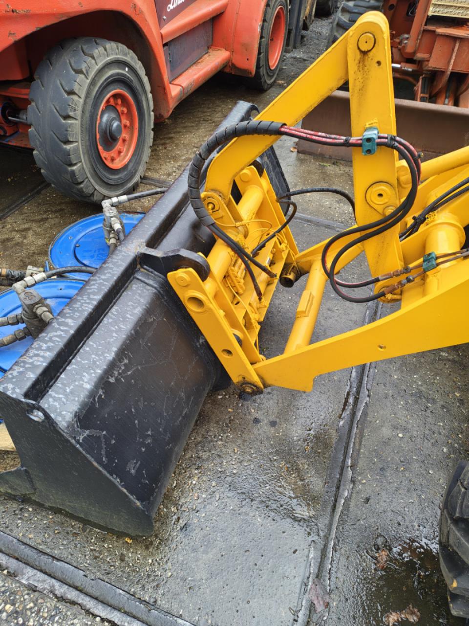 PAUS RL552 – kompakt gumikerekes homlokrakodó - Kép 11