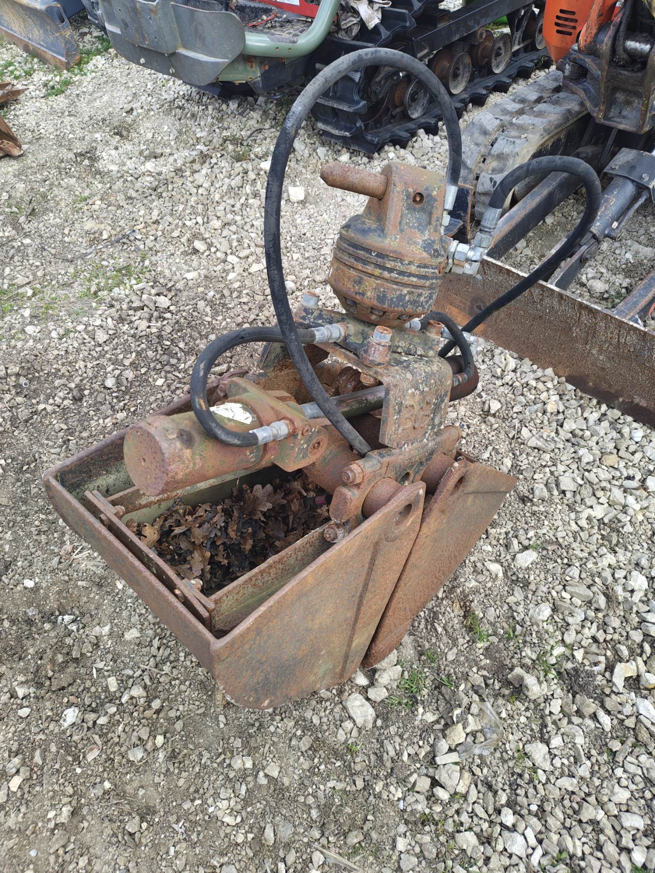 Csipegető kanál rotátorral - Kép 3