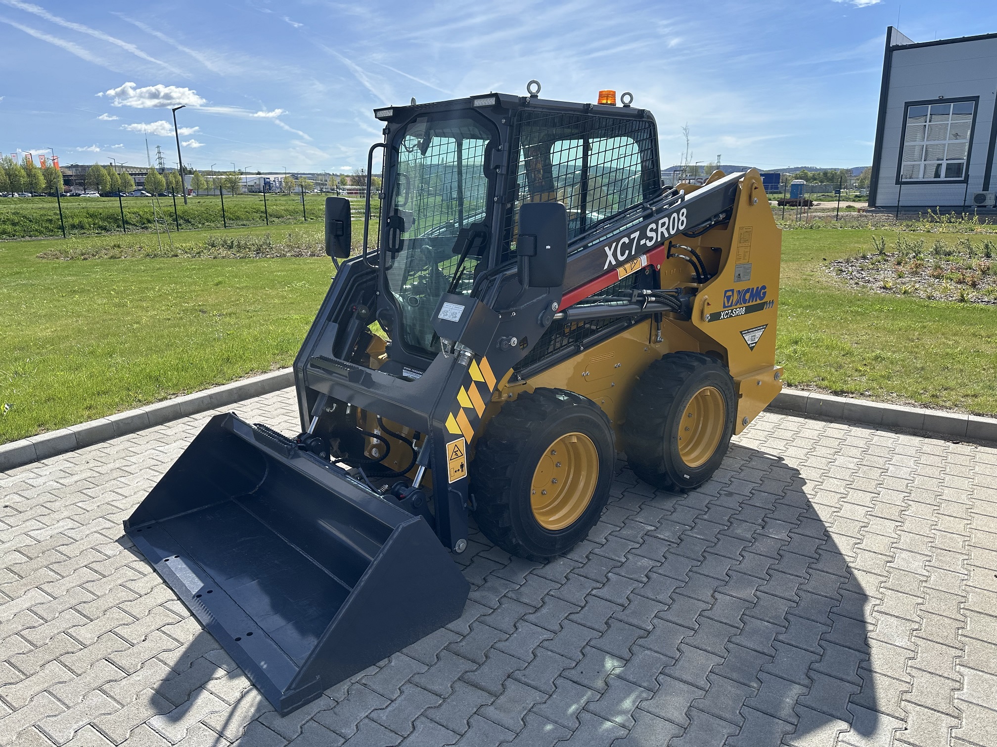 XCMG XC7-SR08 Skid Loader